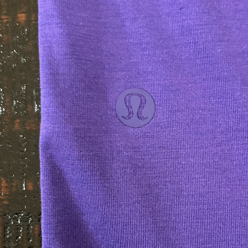 Lululemon Large Purple T-Shirt Basic Activewear A… - image 5